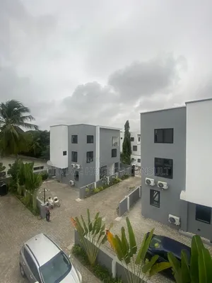 Furnished 4bdrm Townhouse/Terrace in Labone, Coffee Shop Area for sale