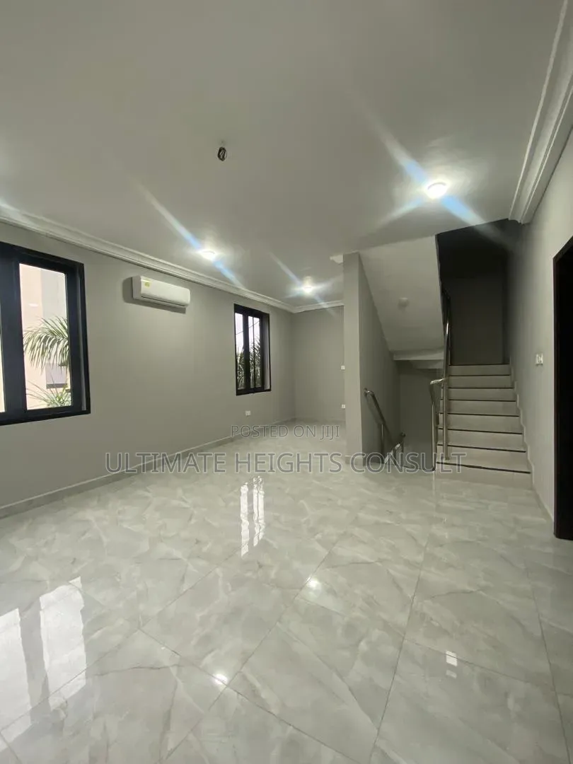 Furnished 4bdrm Townhouse/Terrace in Labone, Coffee Shop Area for sale