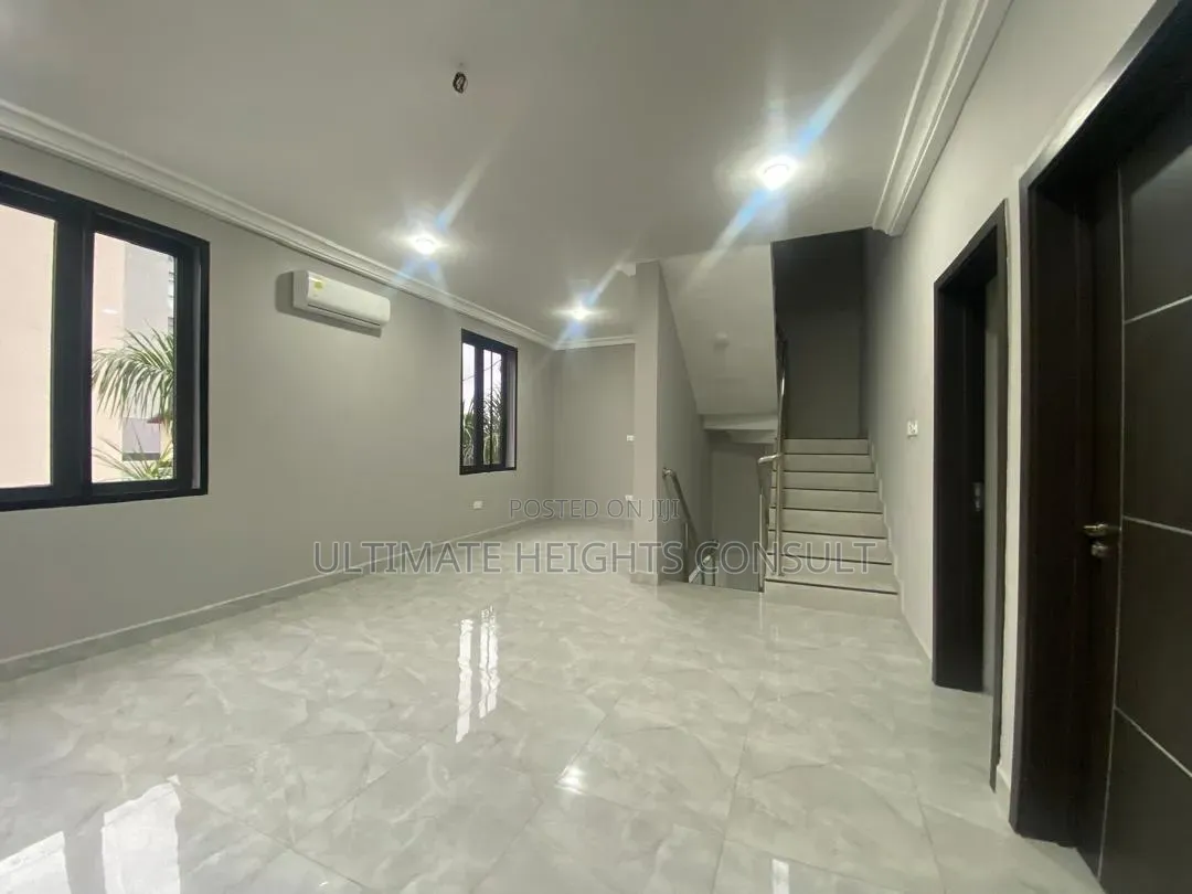 Furnished 4bdrm Townhouse/Terrace in Labone, Coffee Shop Area for sale