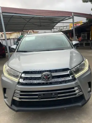 Toyota Highlander XLE 4x2 V6 (3.5L 6cyl 8A) 2018 Silver