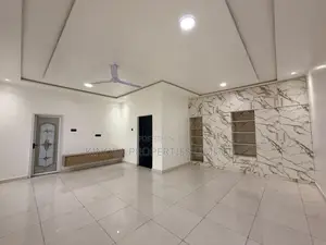 4bdrm Duplex in Lakeside Estate for rent