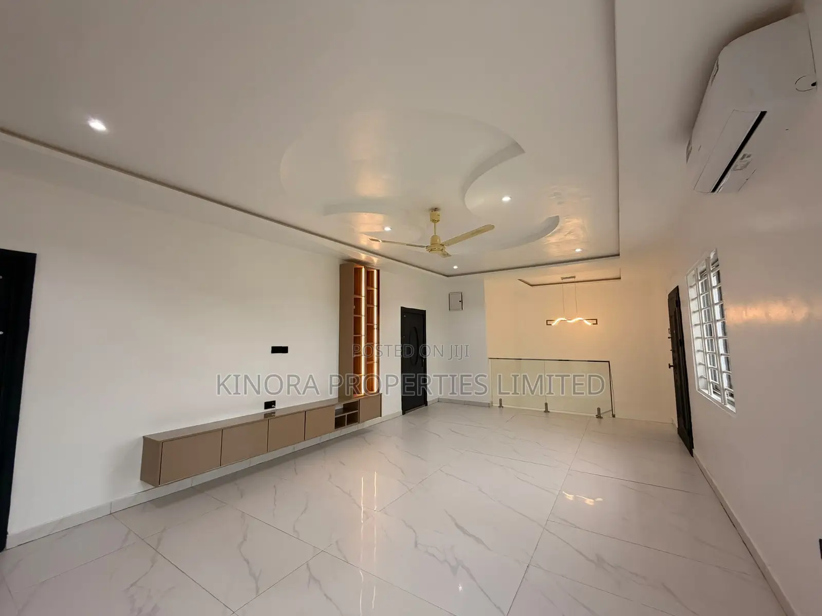 4bdrm Duplex in Lakeside Estate for rent