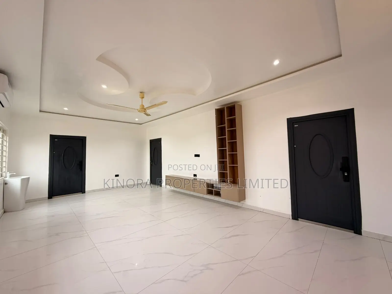 4bdrm Duplex in Lakeside Estate for rent