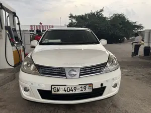 Nissan Versa 2008 White