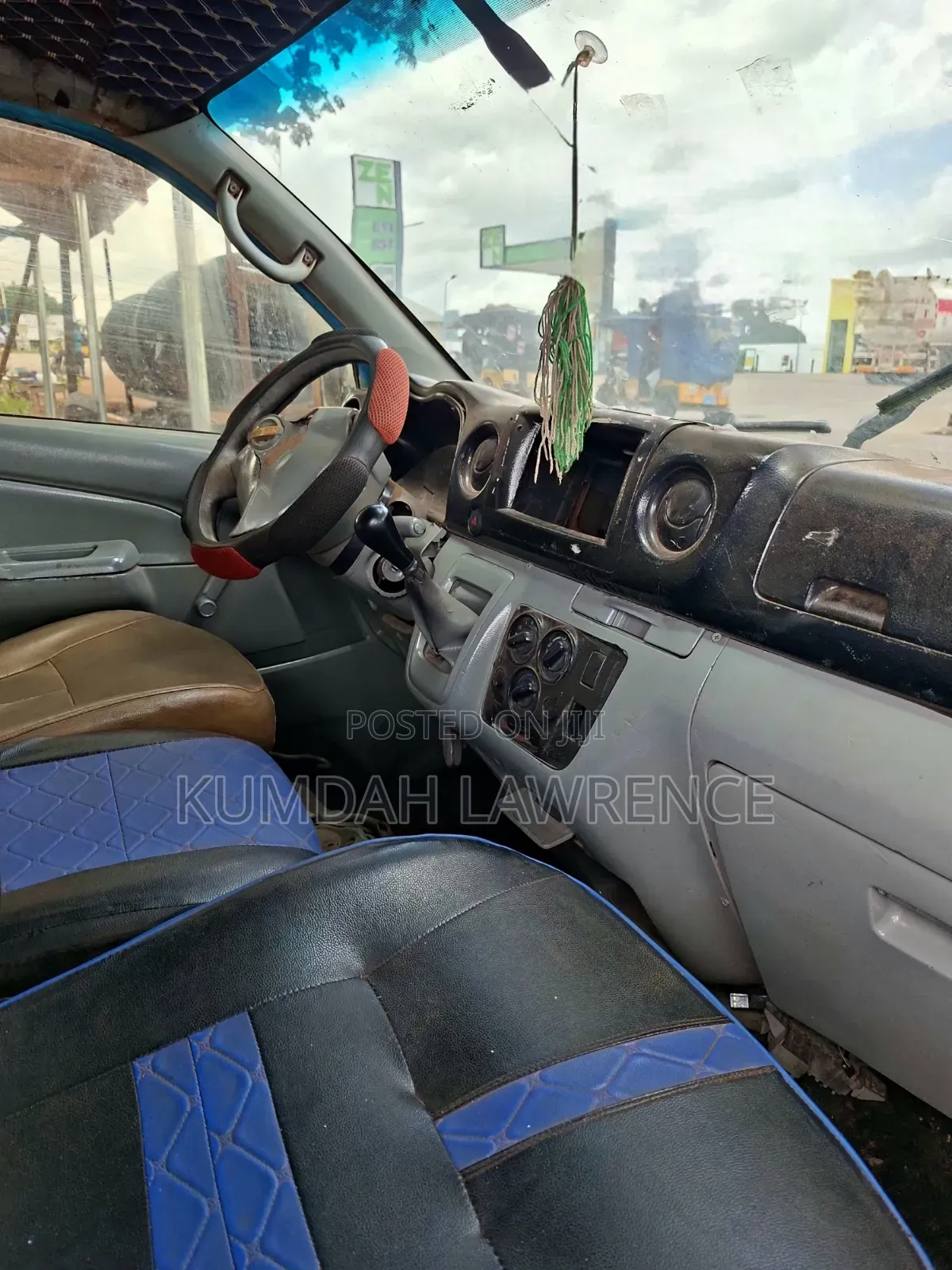 Nissan Caravan (Urvan) 2014 Blue
