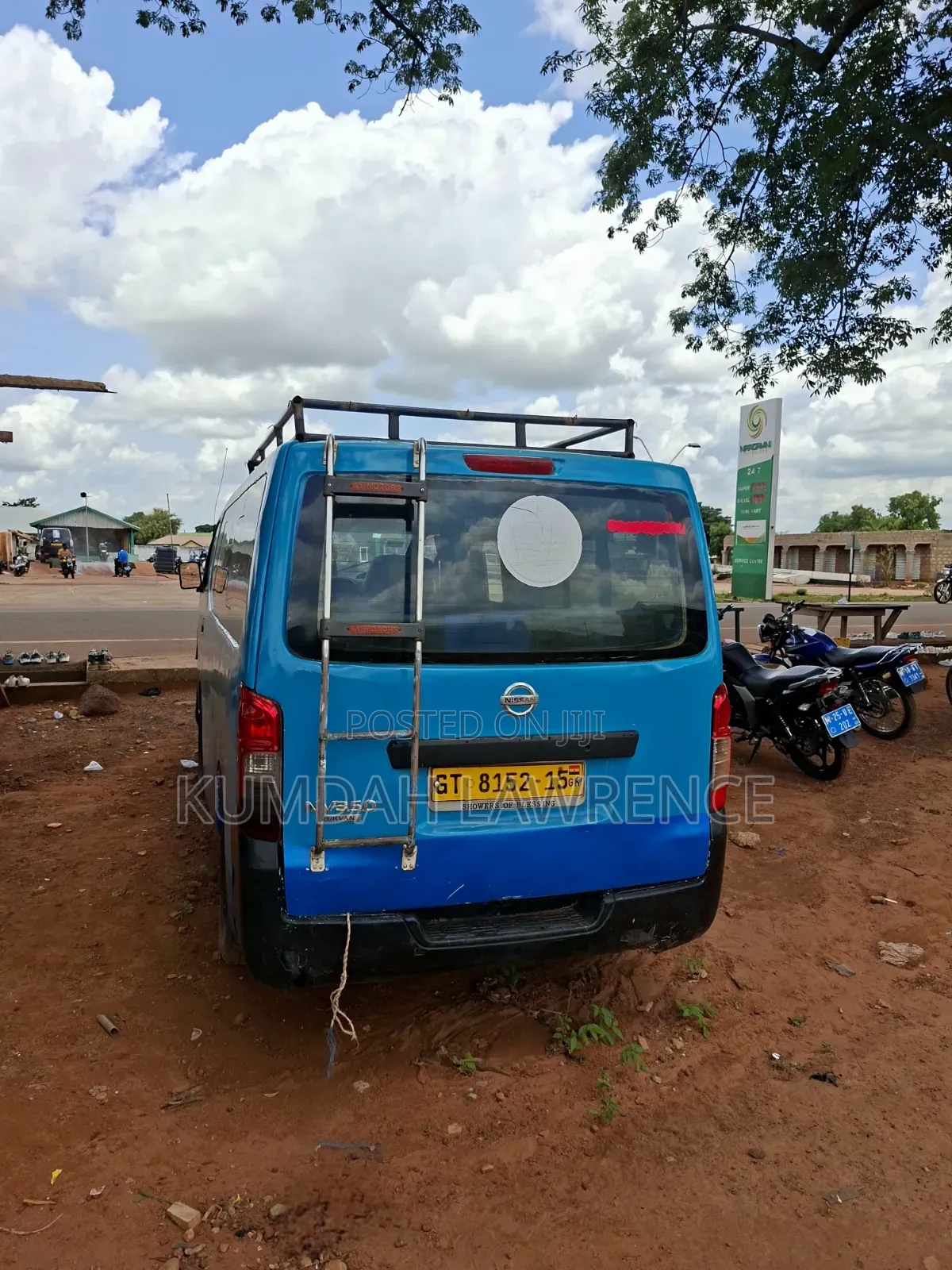 Nissan Caravan (Urvan) 2014 Blue