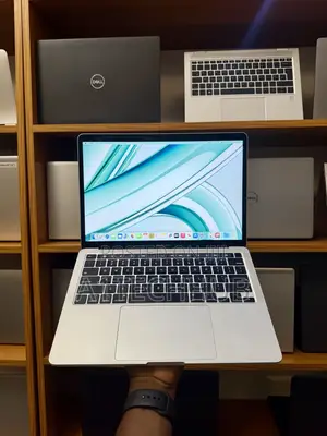 Laptop Apple MacBook Pro 2020 8GB Intel Core i7 SSD 256GB