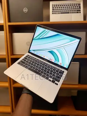 Laptop Apple MacBook Pro 2020 8GB Intel Core i7 SSD 256GB