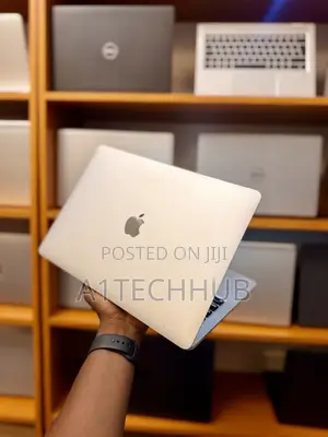 Laptop Apple MacBook Pro 2020 8GB Intel Core i7 SSD 256GB
