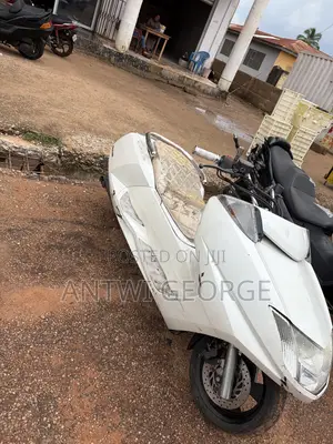 Honda 2022 White