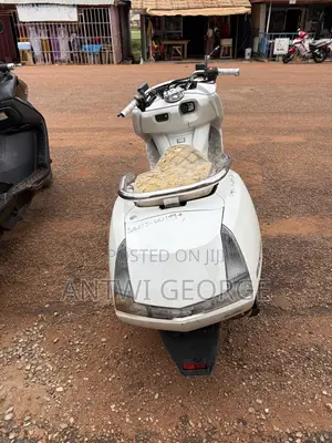Honda 2022 White