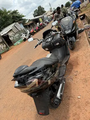Suzuki 2021 Black