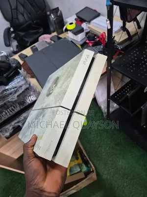 Ps4 With Two Controllers
