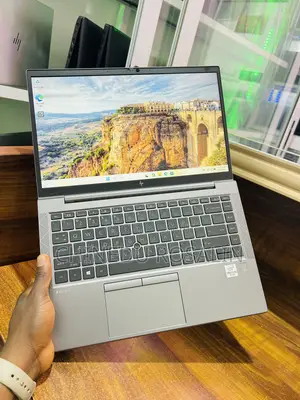 Laptop HP ZBook Firefly 14 G7 32GB Intel Core i7 SSD 1T
