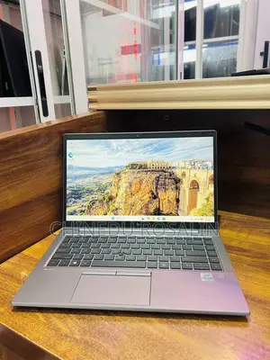 Laptop HP ZBook Firefly 14 G7 32GB Intel Core i7 SSD 1T