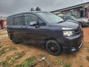 Toyota Voxy 2012 Black