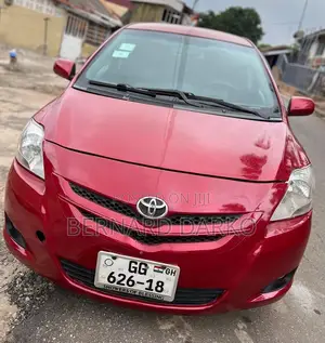 Toyota Yaris 2010 Red
