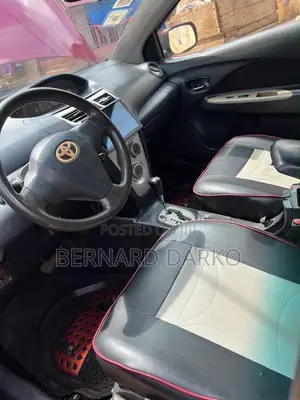 Toyota Yaris 2010 Red