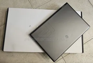 New Laptop Alienware M16 R2 64GB Intel Core Ultra 7 SSD 2T