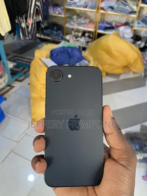 Apple iPhone 16e 128 GB Black