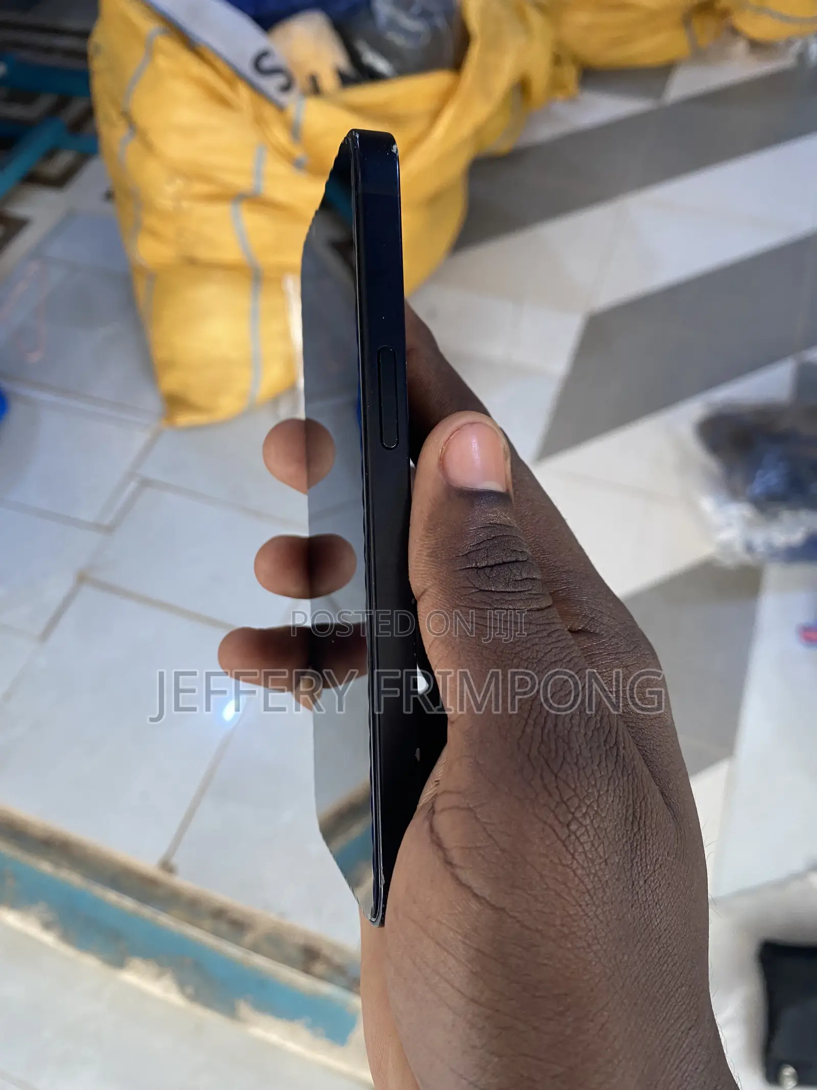 Apple iPhone 16e 128 GB Black