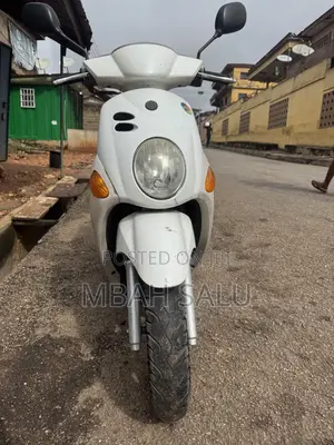 Yamaha 2022 White