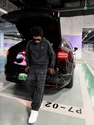 Men’s Trendy Hoodie and Jogger Set–Casual Wear (High Quality Material)