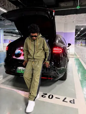 Men’s Trendy Hoodie and Jogger Set–Casual Wear (High Quality Material)