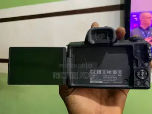 Canon M50 M50