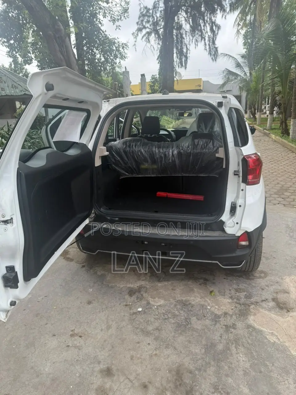 BYD Yuan Up 32 kWh FWD 2024 White