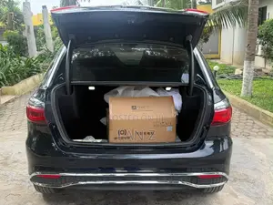 Denza N9 2.0 Hybrid AWD 2025 Black