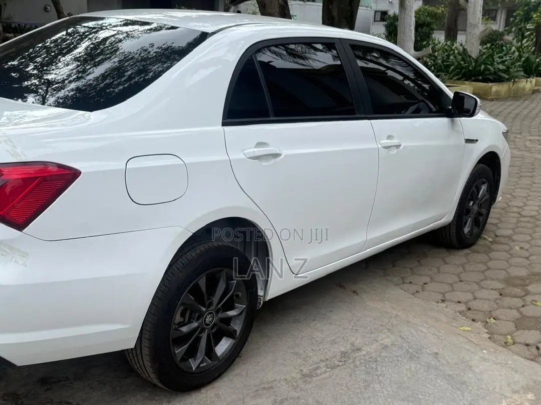 BYD Qin Plus DM-i 2022 White