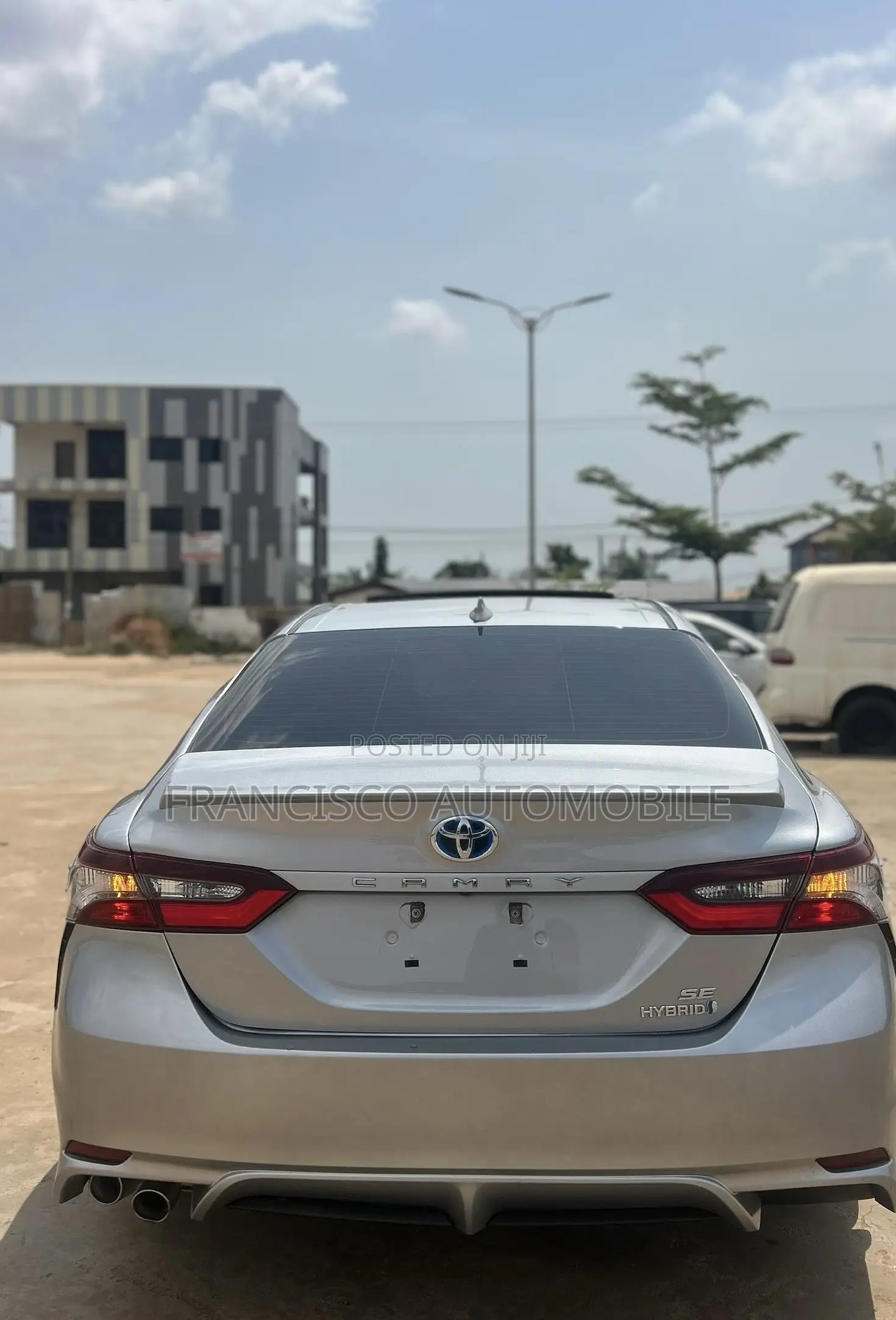 Toyota Camry SE 2021 Silver