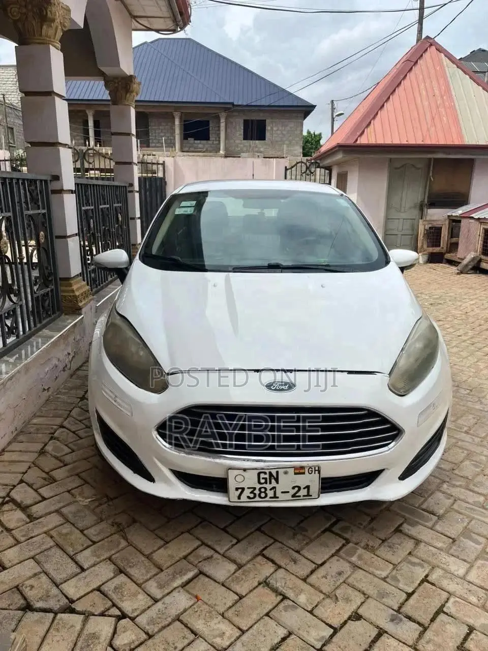 Ford Fiesta SE 4dr Sedan (1.6L 4cyl 5M) 2015 White