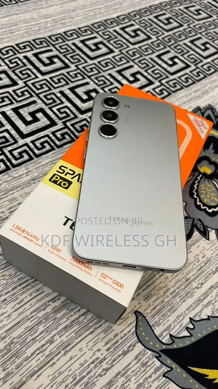New Tecno Spark 40 Pro 256 GB Silver