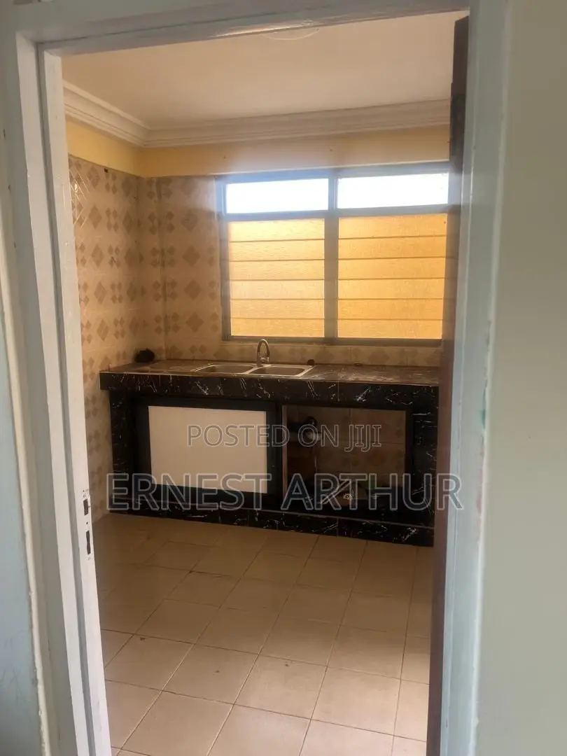3bdrm Block of Flats in Ssnit Flats for sale