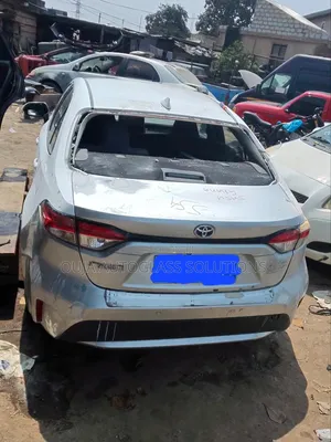 2019- Toyota Corolla Heated Back Window Back Glass Available