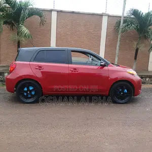 Scion xD 2013
