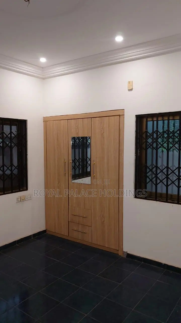 4bdrm House in Botwe, Otano for rent