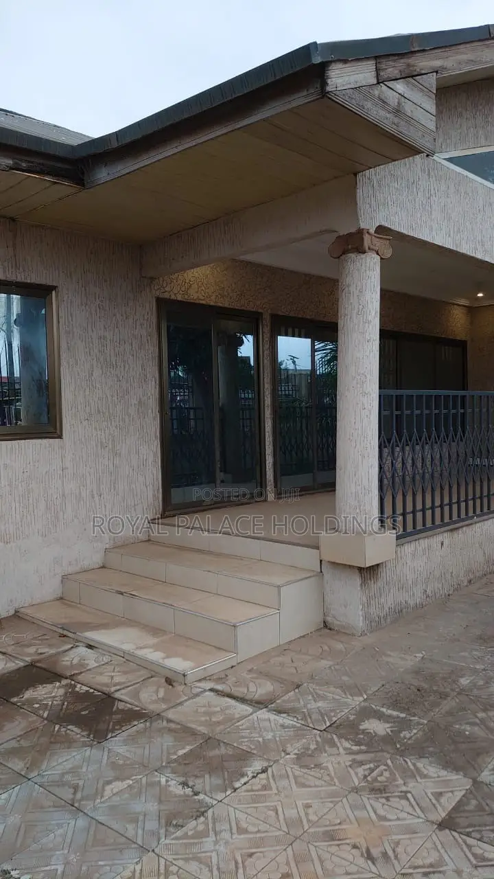 4bdrm House in Botwe, Otano for rent