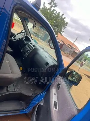 Toyota HiAce 2011 Blue