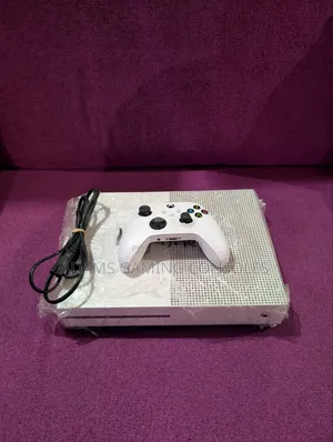 Microsoft Xbox One S 1terrabyte 22games