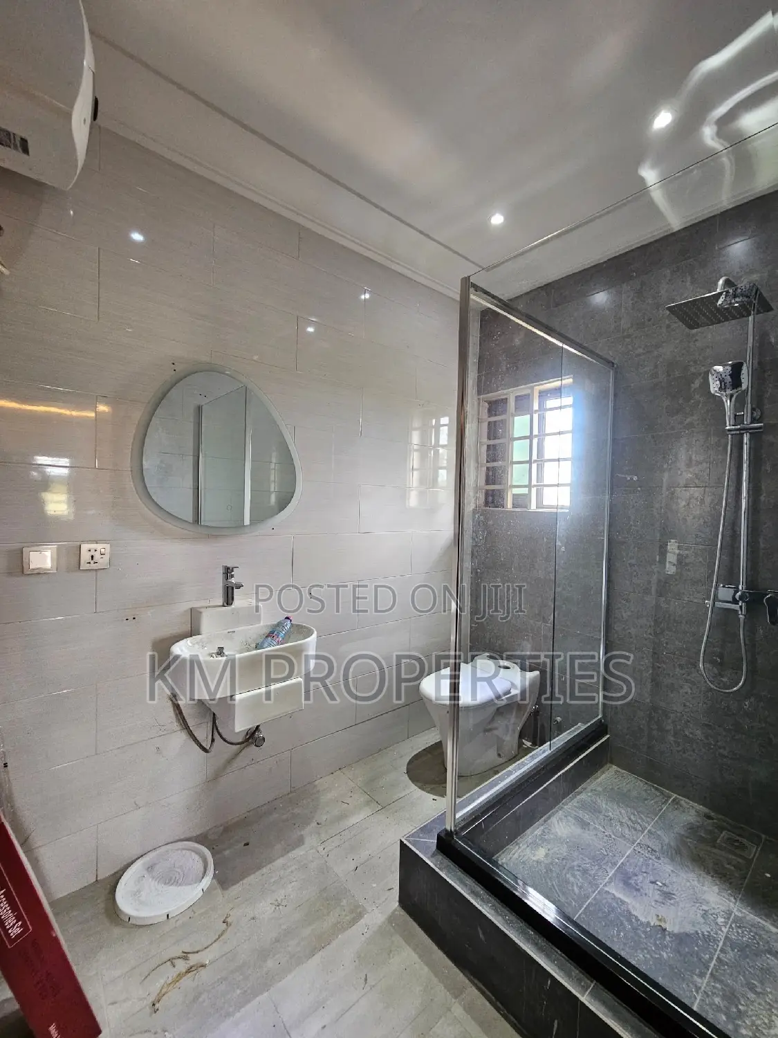 4bdrm House in Madina for sale