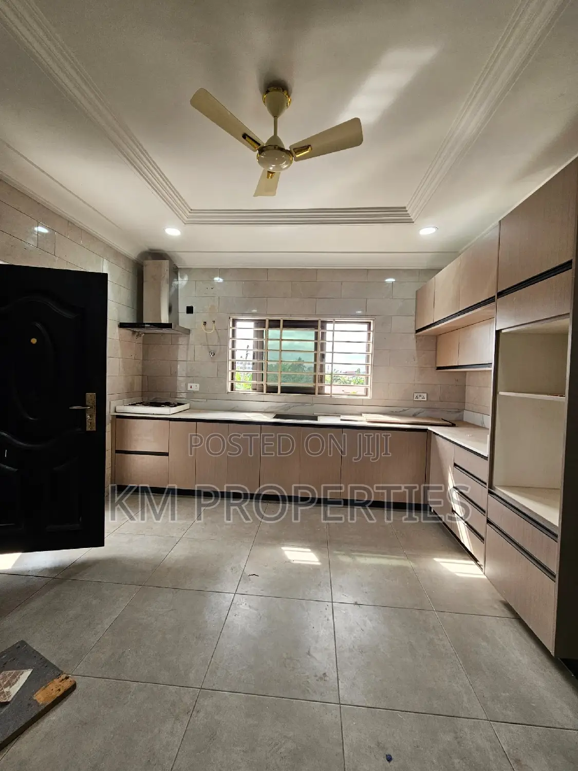 4bdrm House in Madina for sale