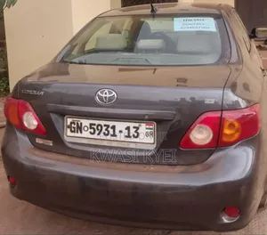 Toyota Corolla Base 4dr Sedan (1.8L 4cyl 5M) 2010 Gray