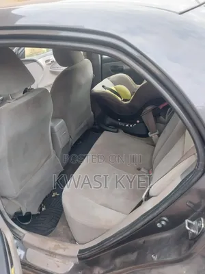 Toyota Corolla Base 4dr Sedan (1.8L 4cyl 5M) 2010 Gray