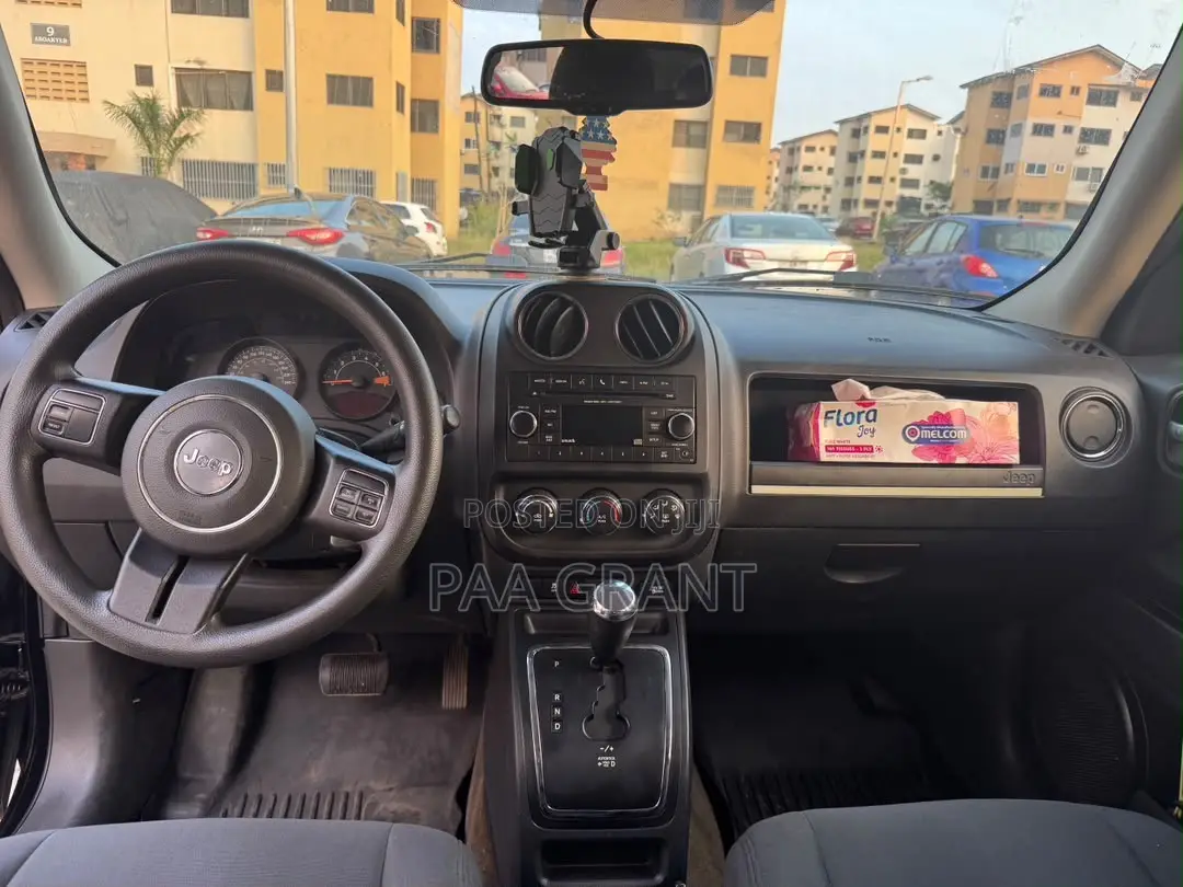 Jeep Patriot Latitude 4dr SUV 4WD (2.4L 4cyl 6A) 2014 Black