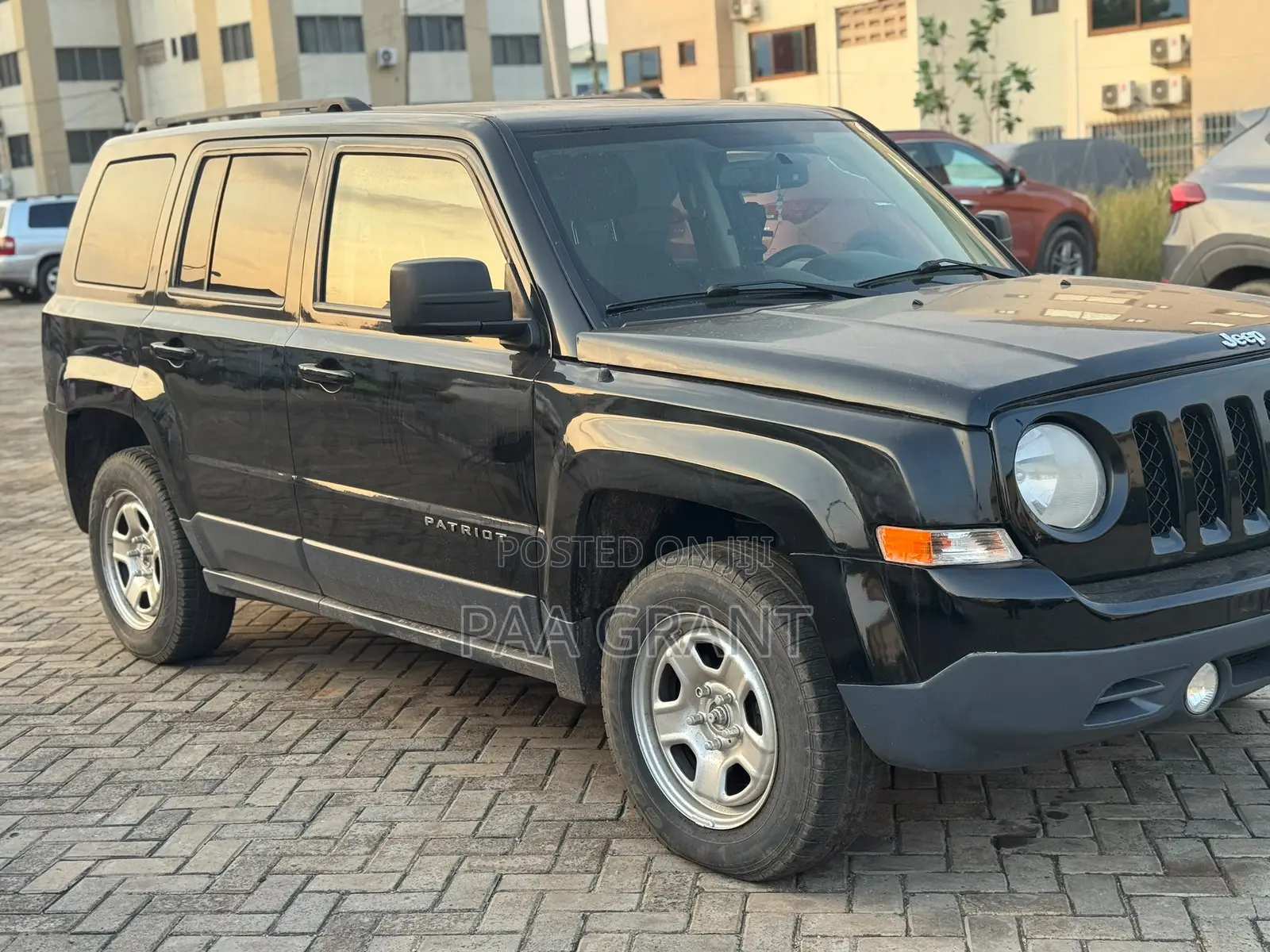 Jeep Patriot Latitude 4dr SUV 4WD (2.4L 4cyl 6A) 2014 Black