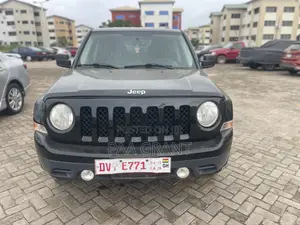 Jeep Patriot Latitude 4dr SUV 4WD (2.4L 4cyl 6A) 2014 Black