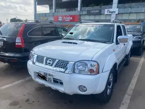 Nissan Hardbody 2019 White